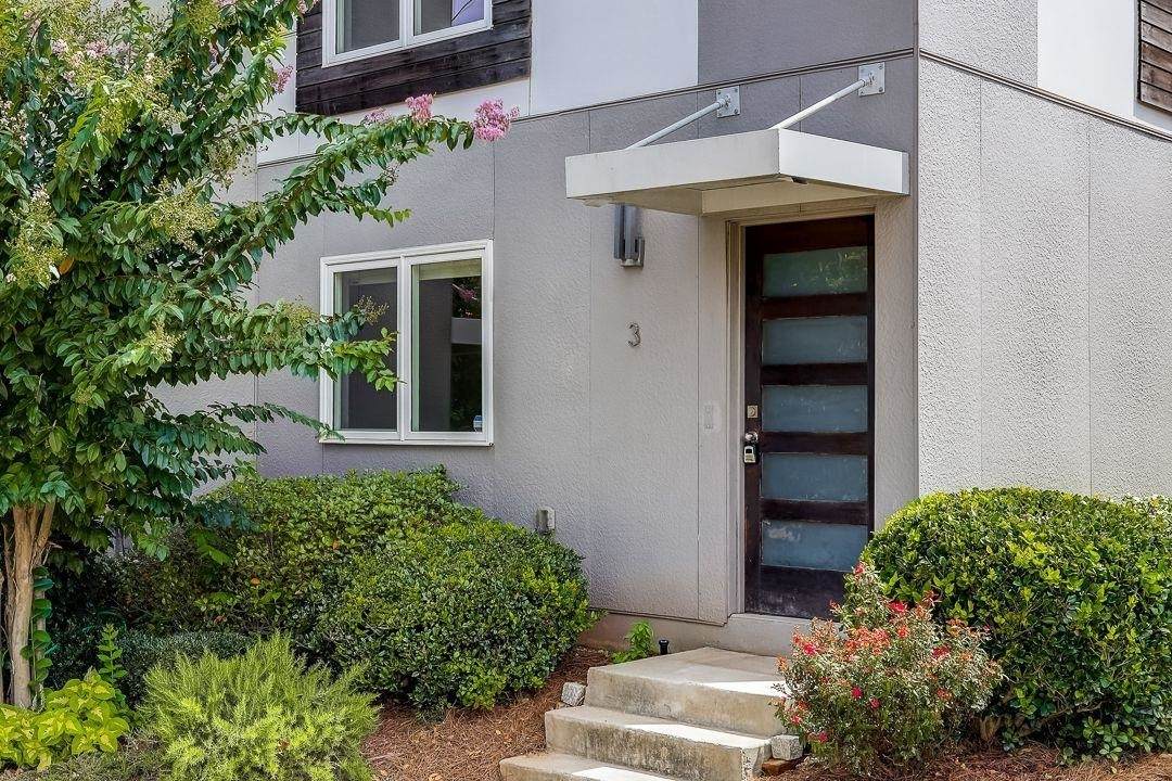 1672 Dekalb Avenue - Photo 1