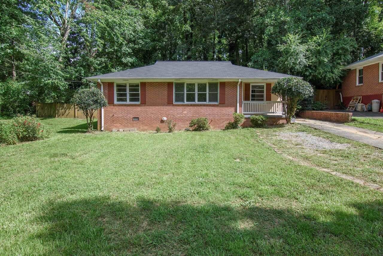 751 Daniell - Photo 1