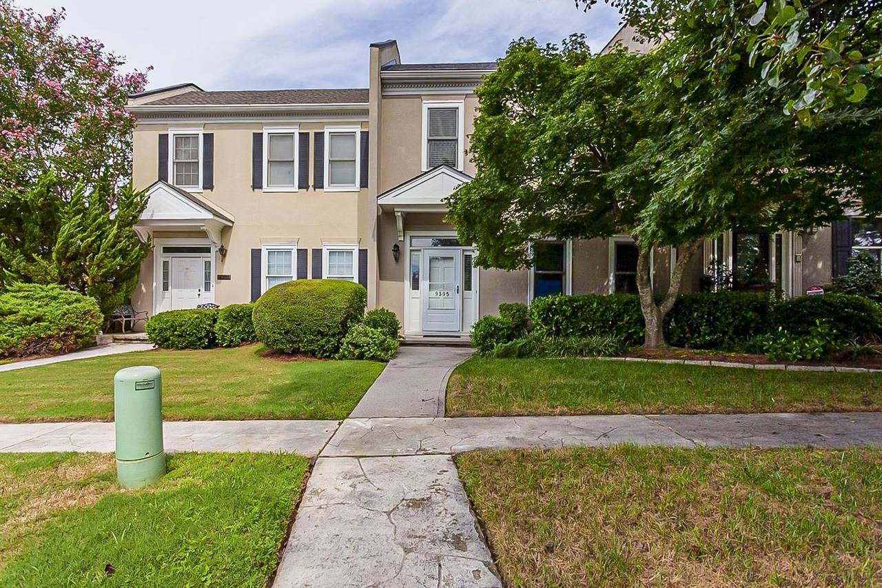9395 Knollcrest - Photo 1