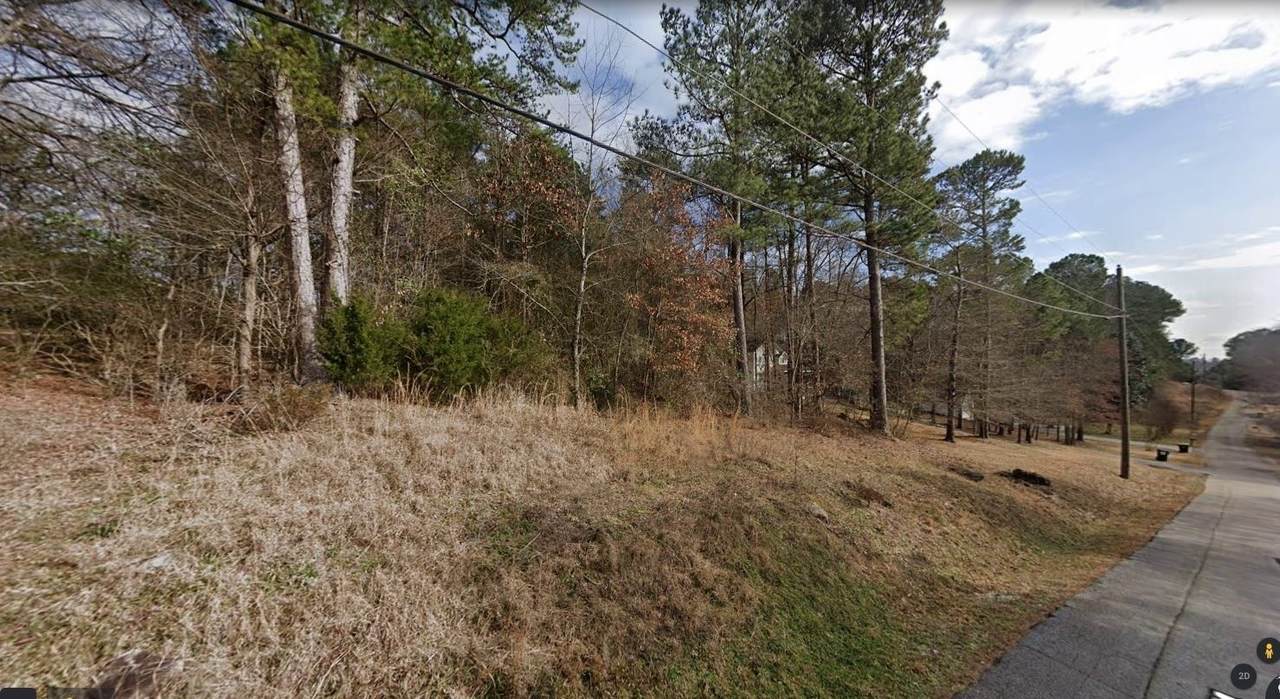 2569 Pinewood Drive - Photo 1