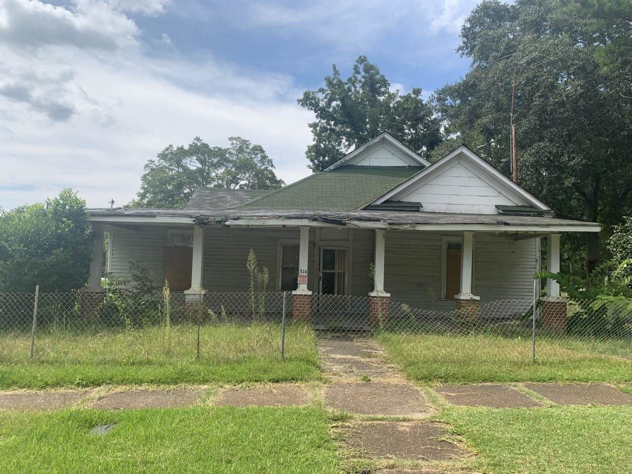 314 4th Avenue - Photo 1