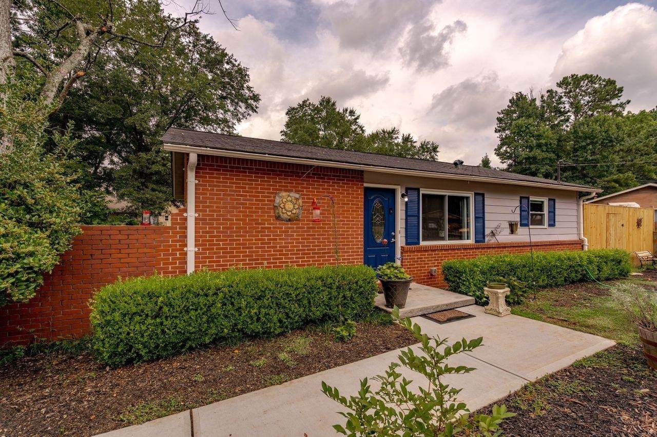 3586 Robinhill Drive - Photo 1