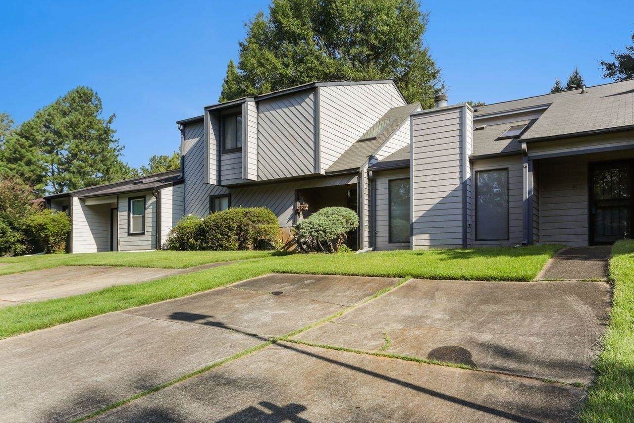 255 Heathersett Drive - Photo 1