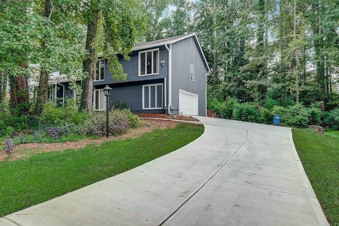 5360 Willow Point Parkway - Photo 1