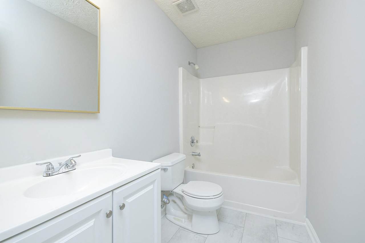 320 Oakland Place - Photo 1