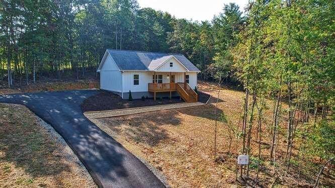 33 Oakwood Road - Photo 1
