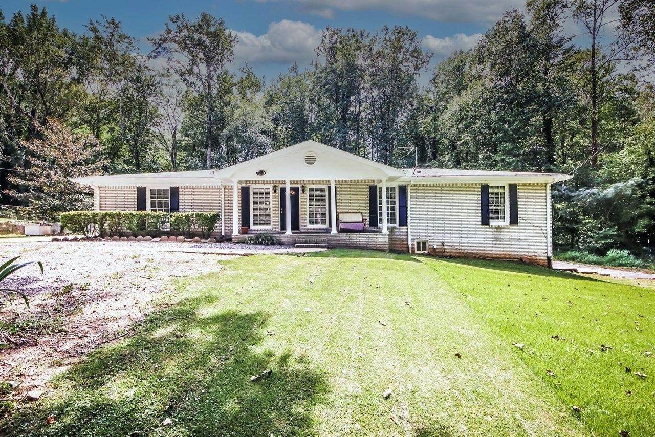 183 Whitfield Drive - Photo 1
