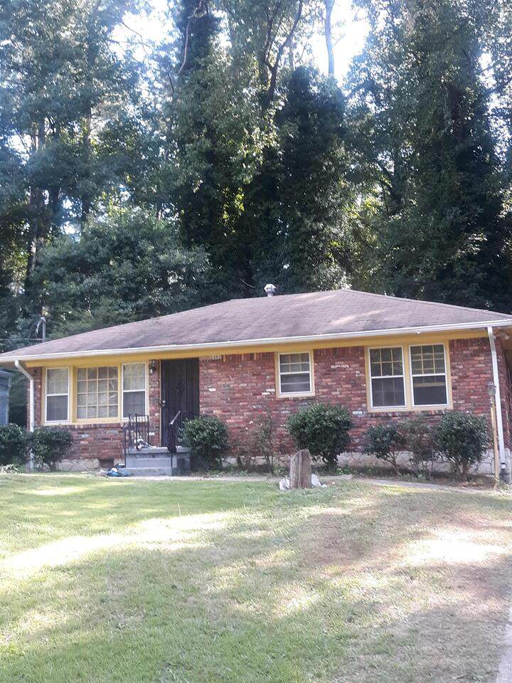 2492 Ivydale - Photo 1