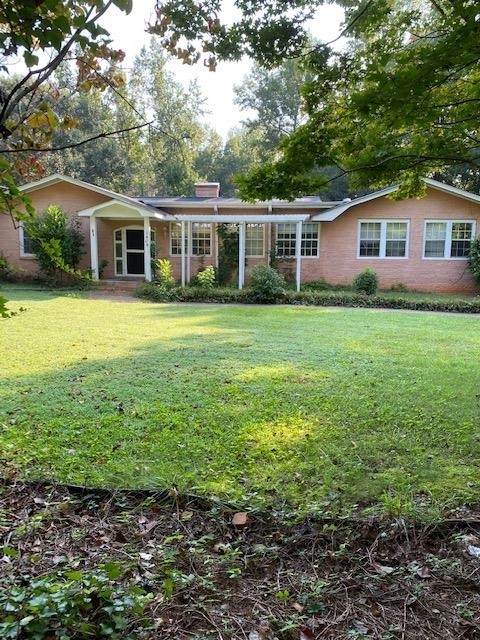 1404 Macarthur - Photo 1