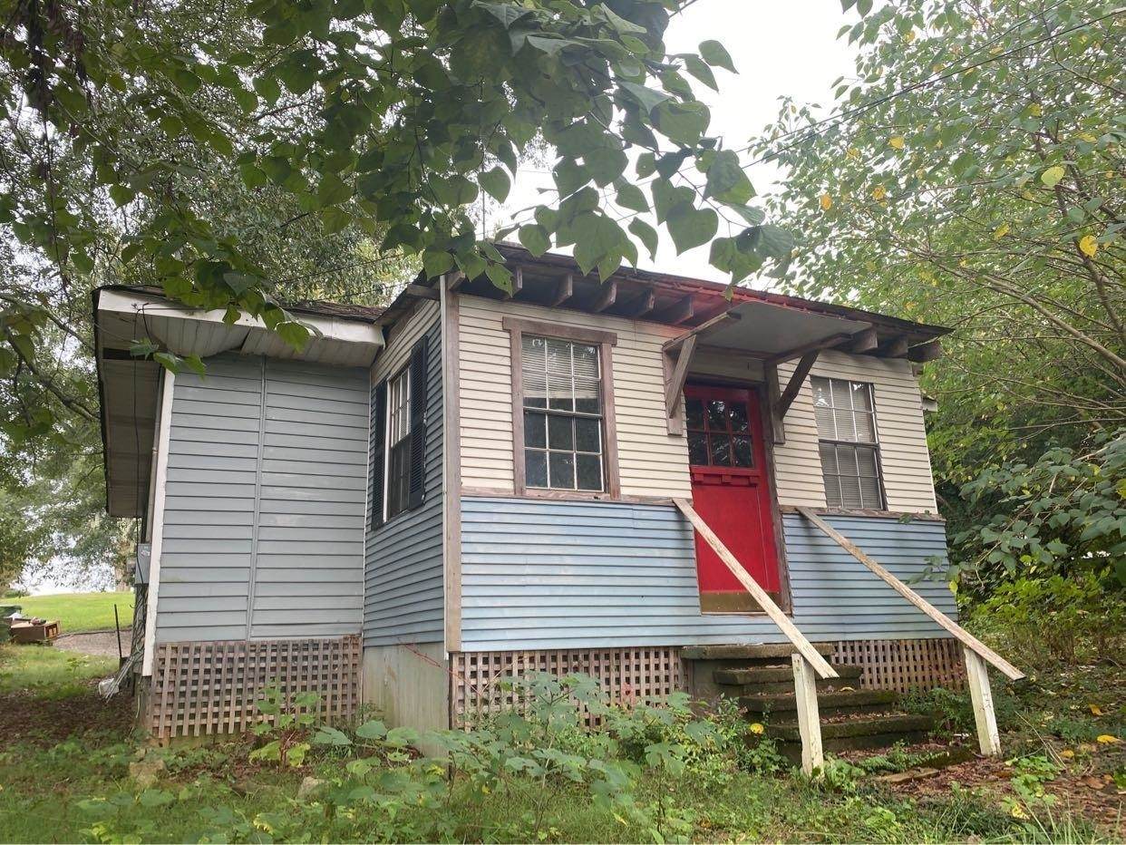 205 Sims Street - Photo 1