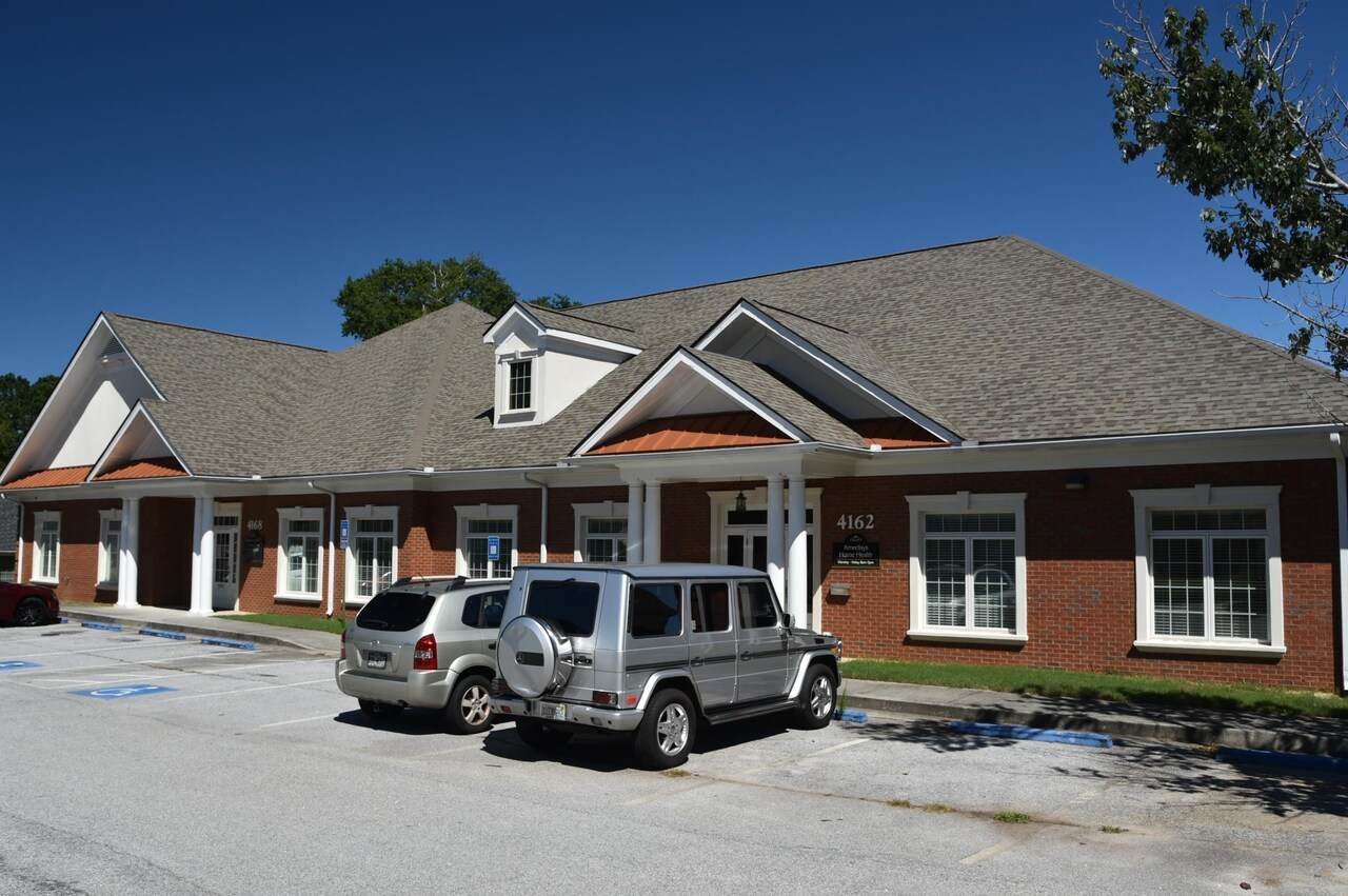 416268 Baker Street - Photo 1