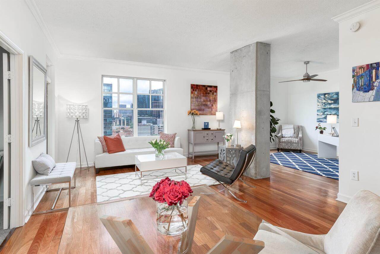 1101 Juniper - Photo 1