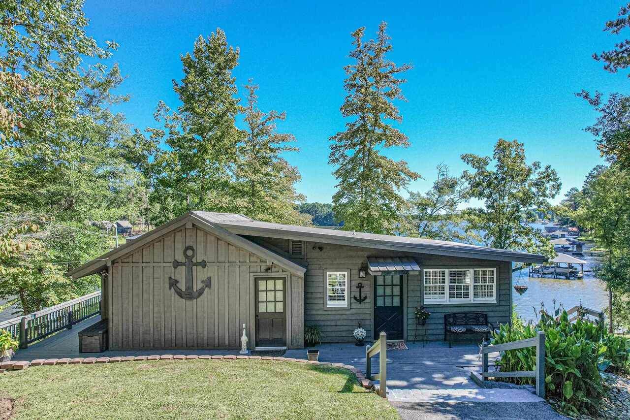 945 Dennis Station - Photo 1