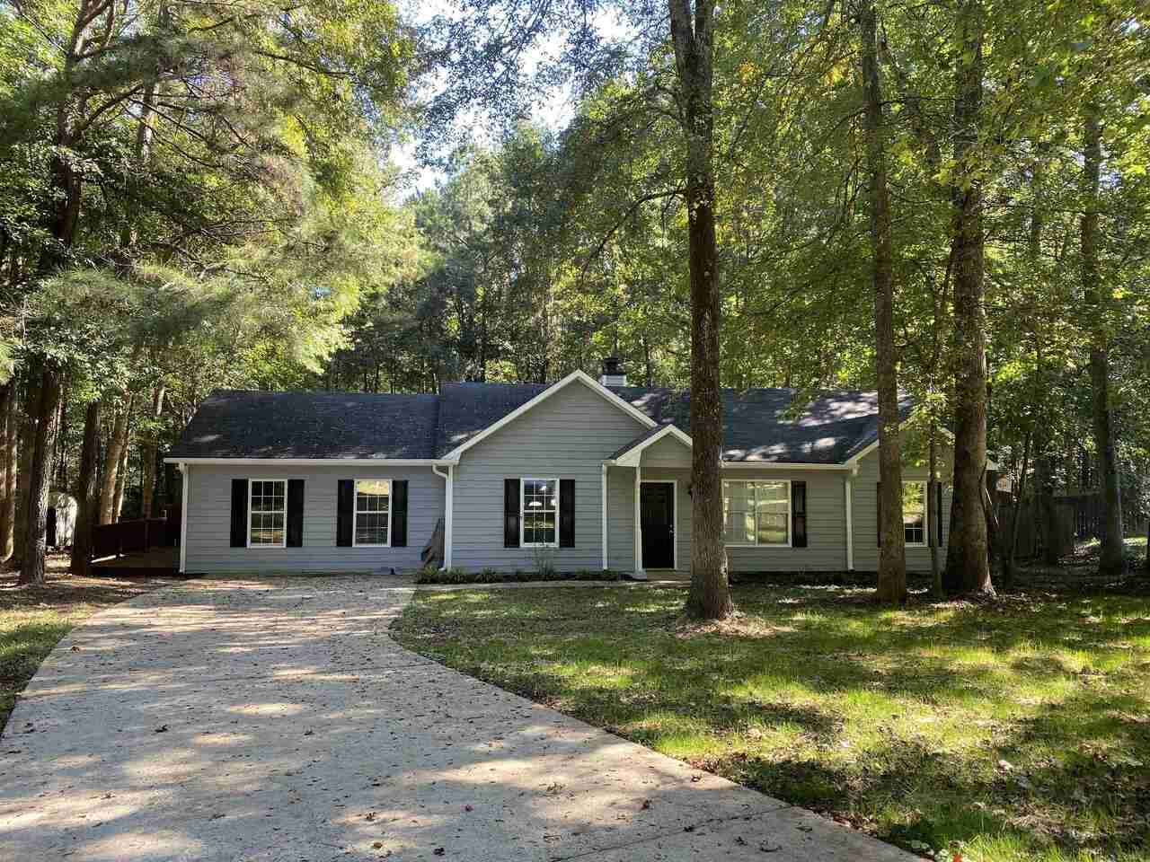 202 Apache Pointe Drive - Photo 1
