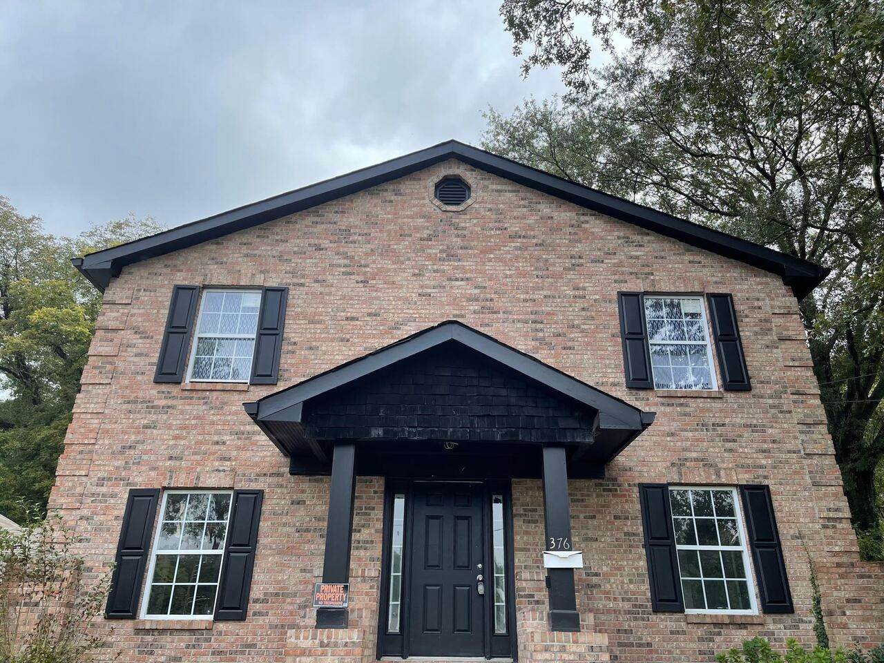 376 Wellington - Photo 1
