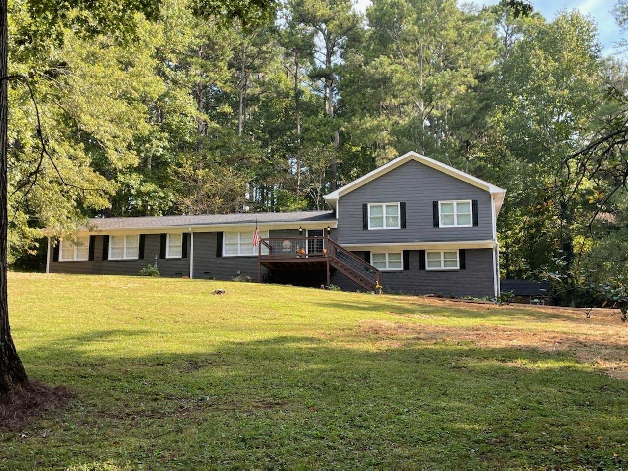 209 Laurel Drive - Photo 1