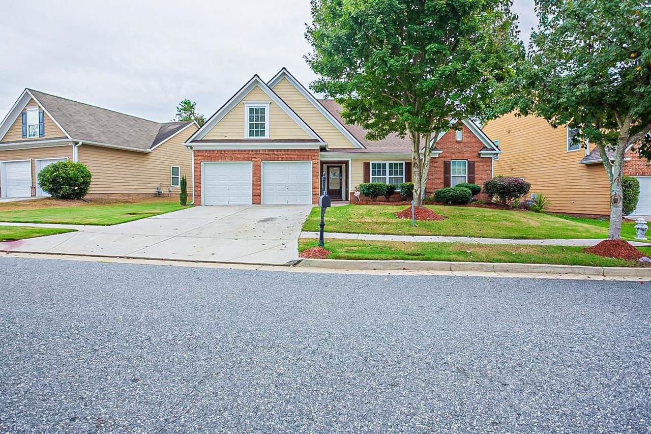 1142 Balvaird - Photo 1