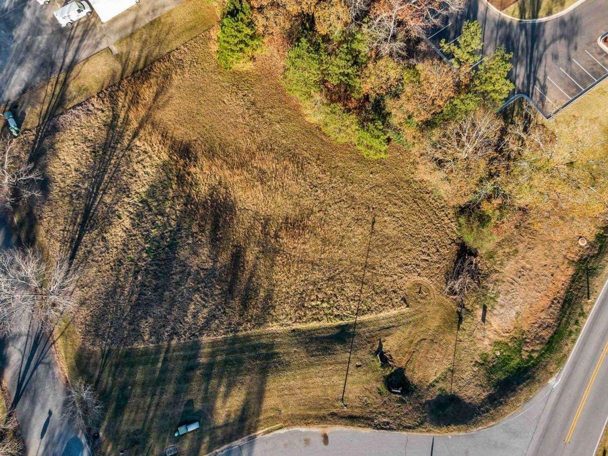 105 Howell Road - Photo 1