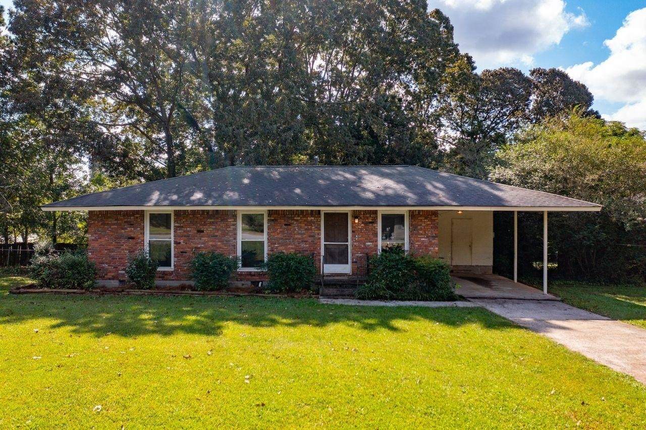 1901 Meadowbrook Lane - Photo 1