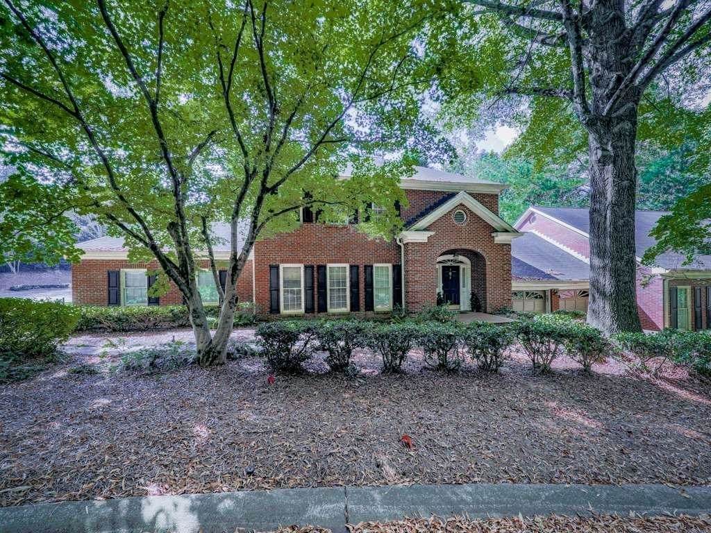 7155 Roswell Road - Photo 1