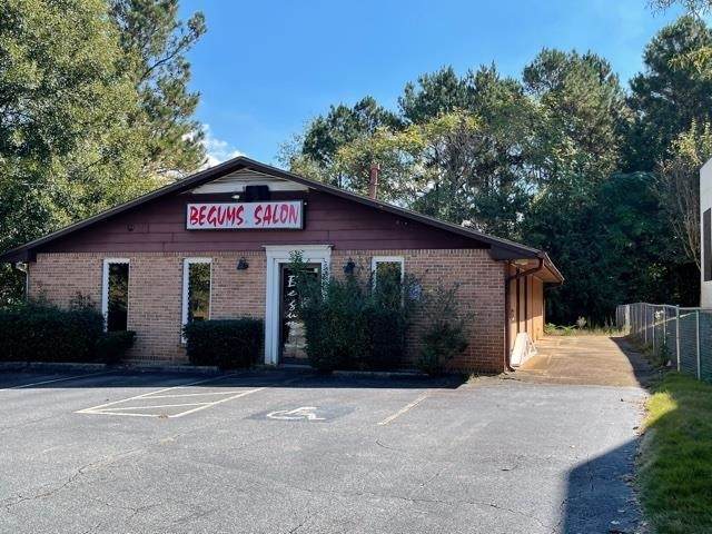 4060 Five Forks Trickum Road - Photo 1
