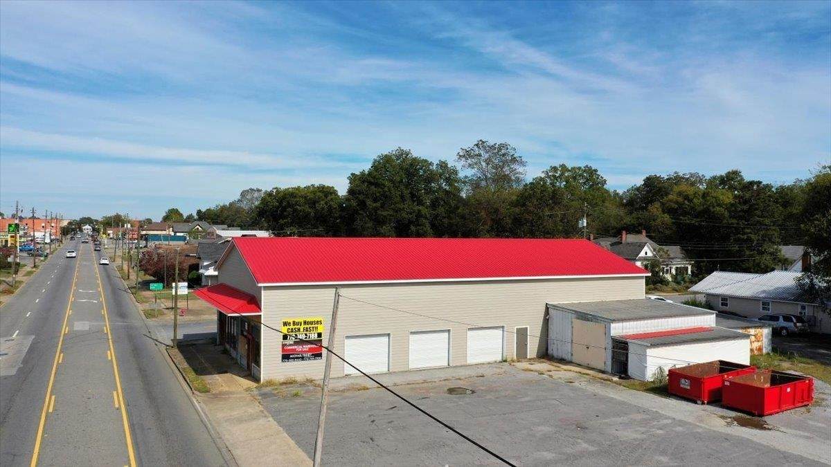 823 Main Street - Photo 1