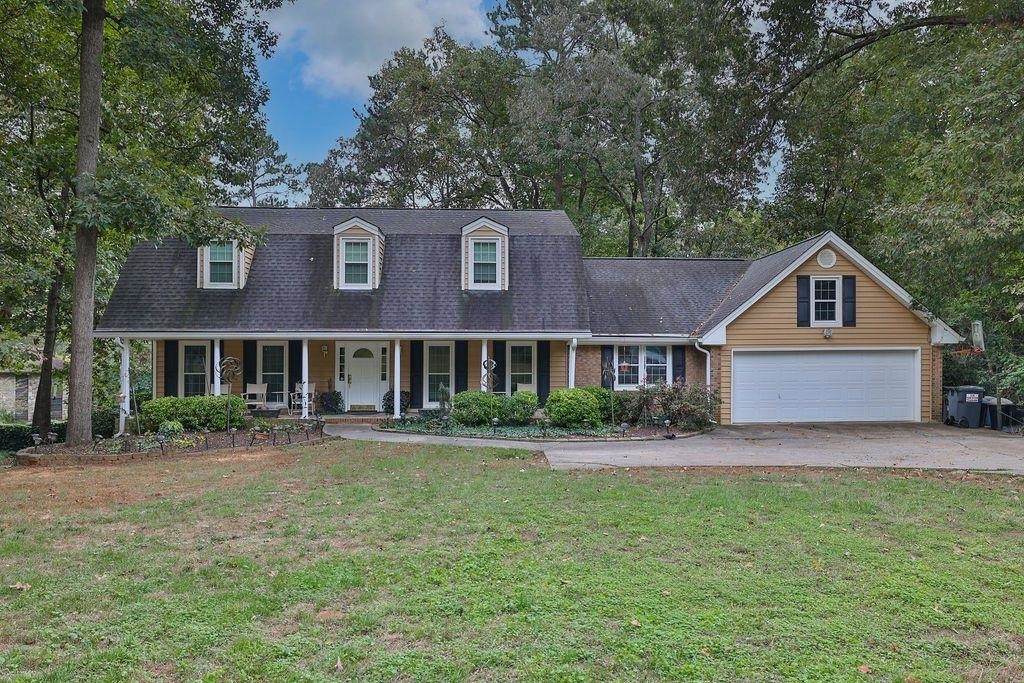 685 Spalding Drive - Photo 1