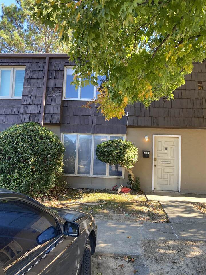 1818 Ashborough Road - Photo 1