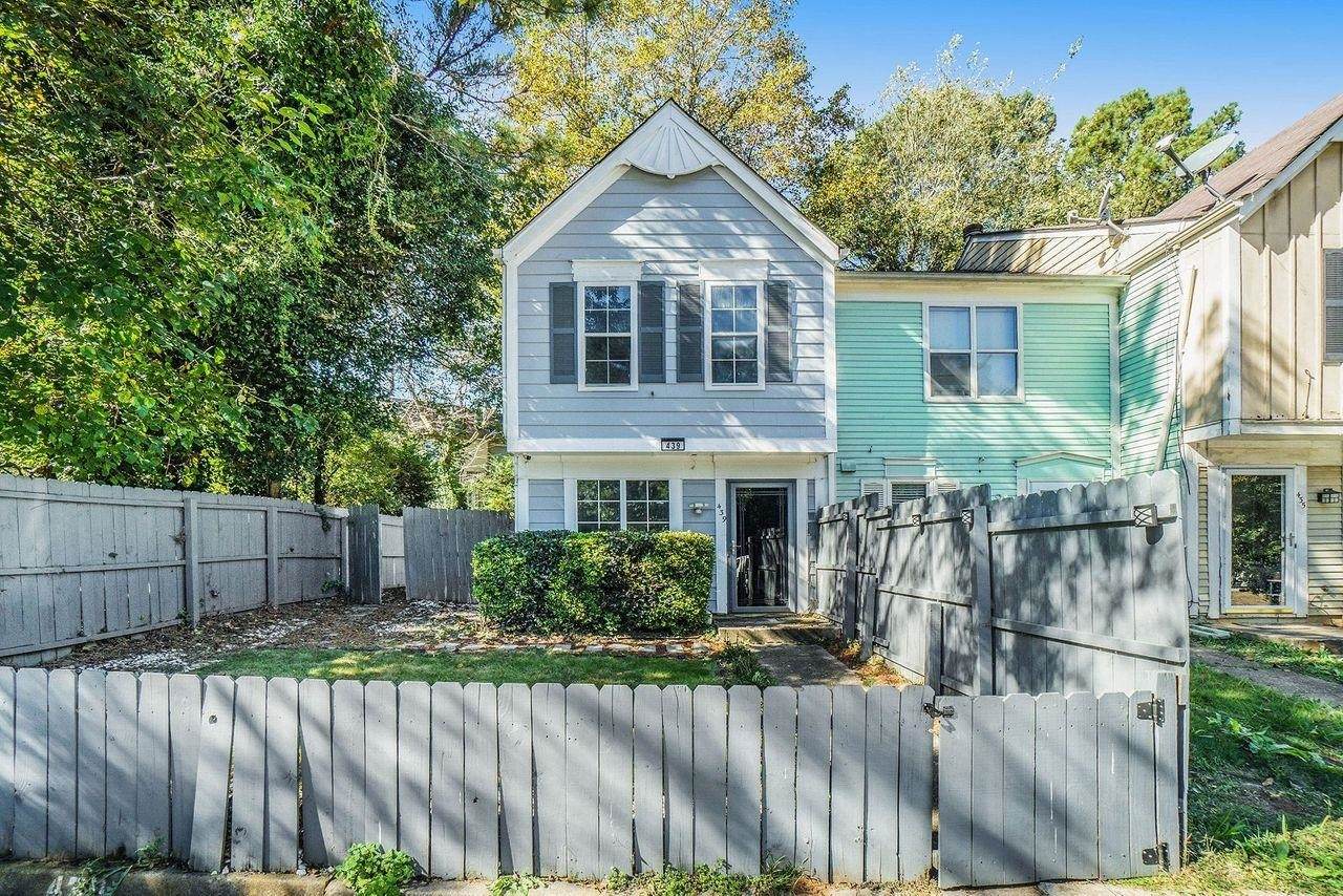 439 Saint Ives Square - Photo 1
