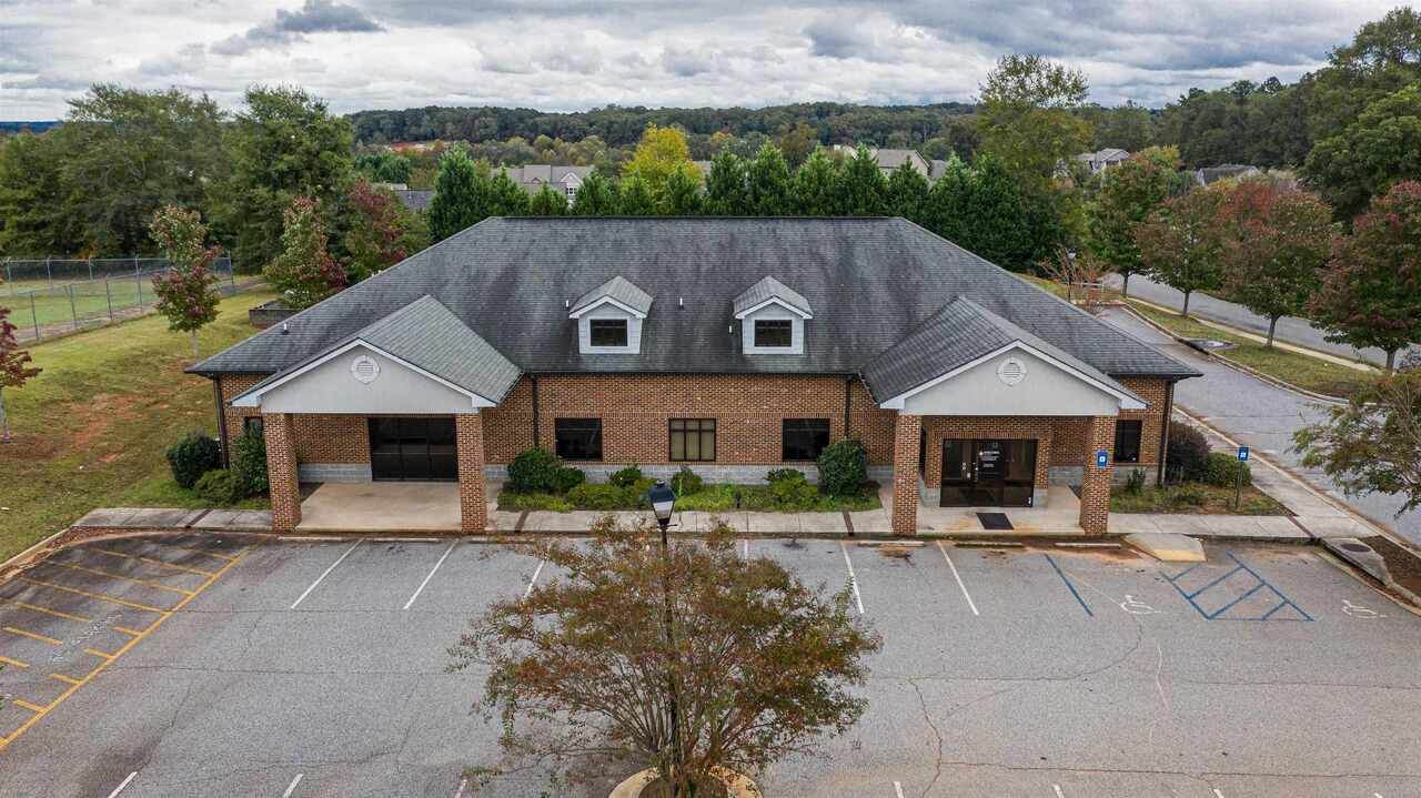 24 Amherst Drive - Photo 1