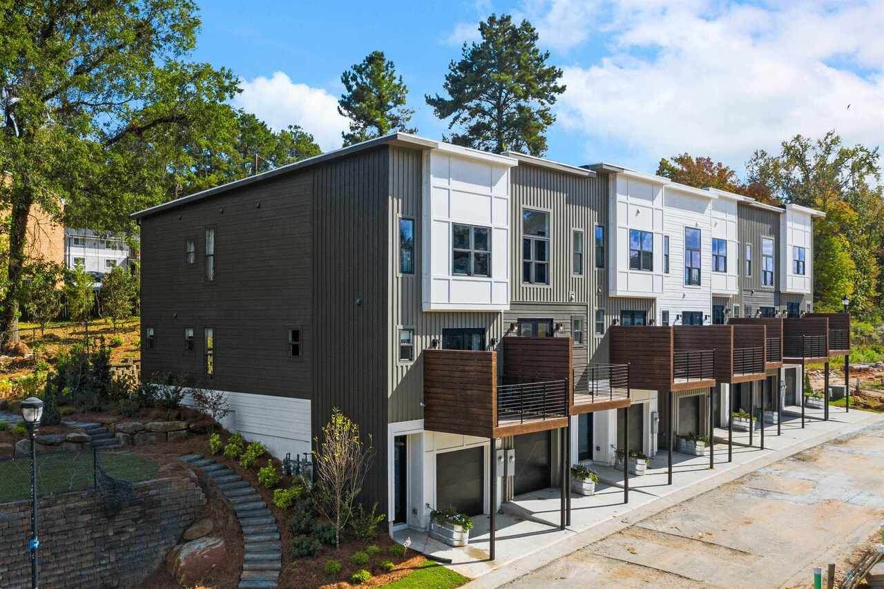 1330 Eastland Road - Photo 1