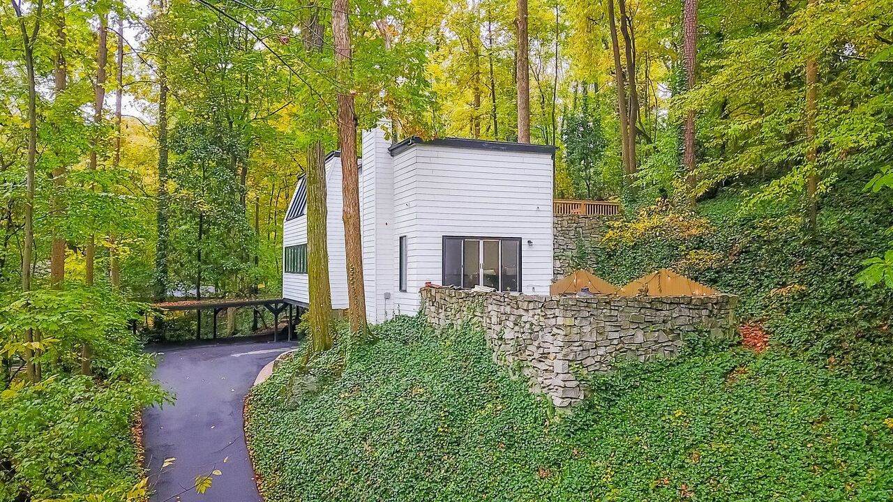 1210 Beechwood Drive - Photo 1