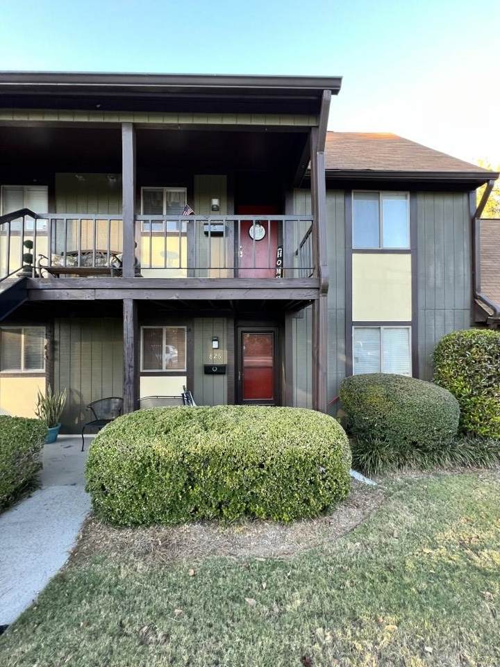 830 Willow Creek - Photo 1
