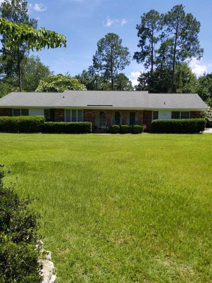 216 Edgewood Dr. - Photo 1