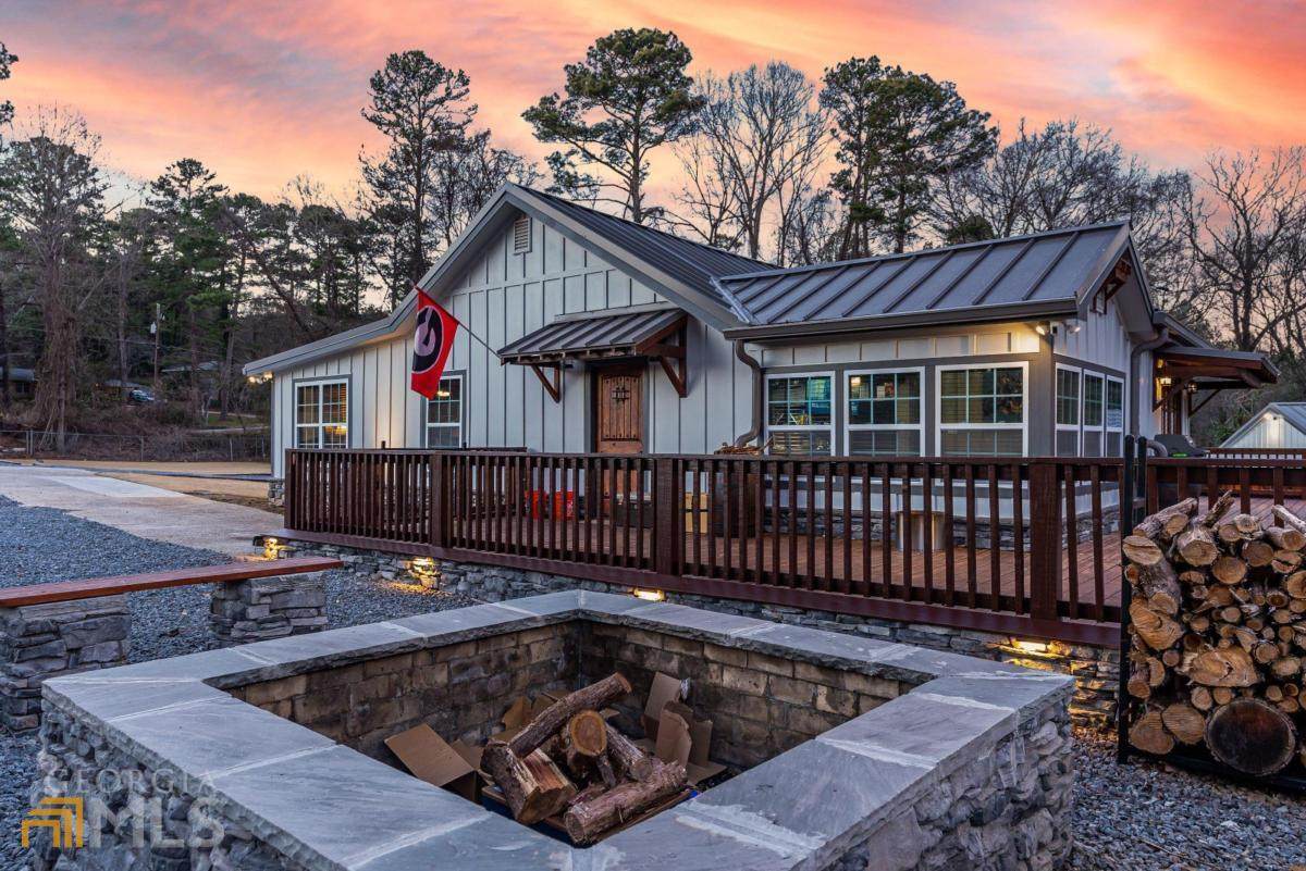 245 Hunnicutt Road - Photo 1