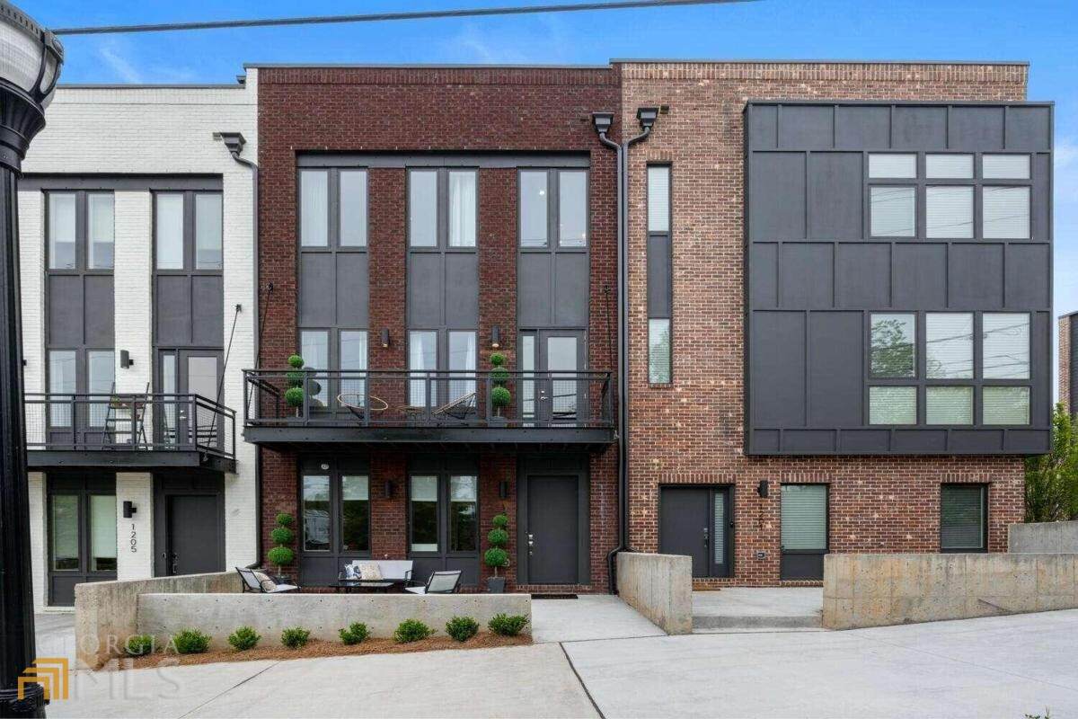 1231 Chelsea Circle - Photo 1
