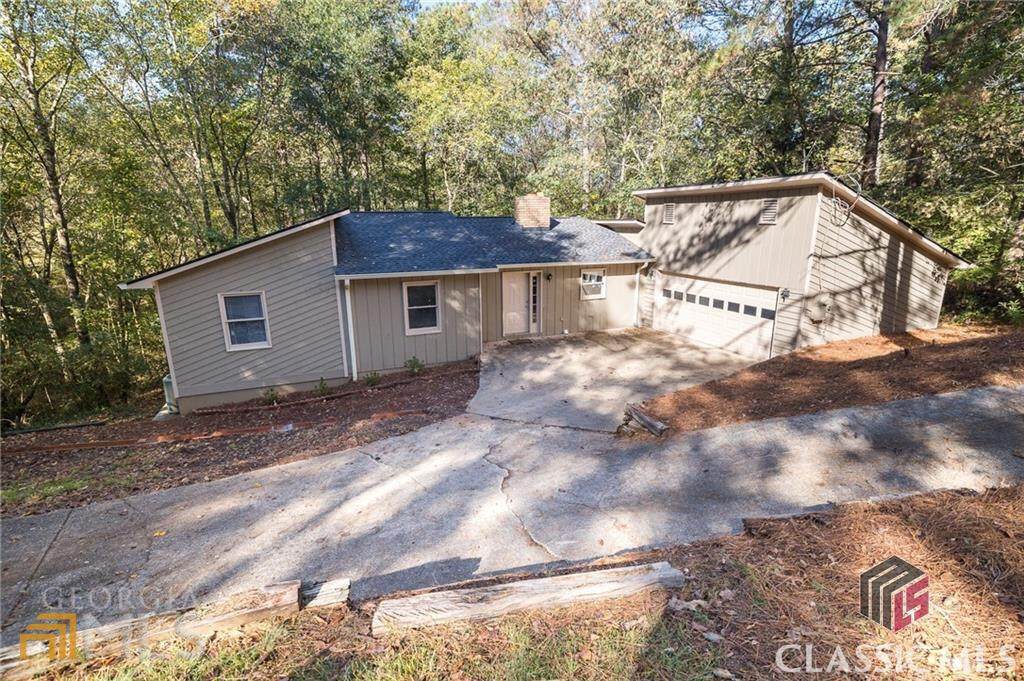 522 University Circle - Photo 1