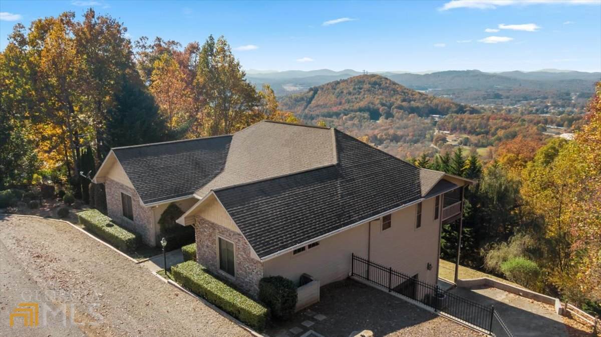 723 Mountain Top Road - Photo 1