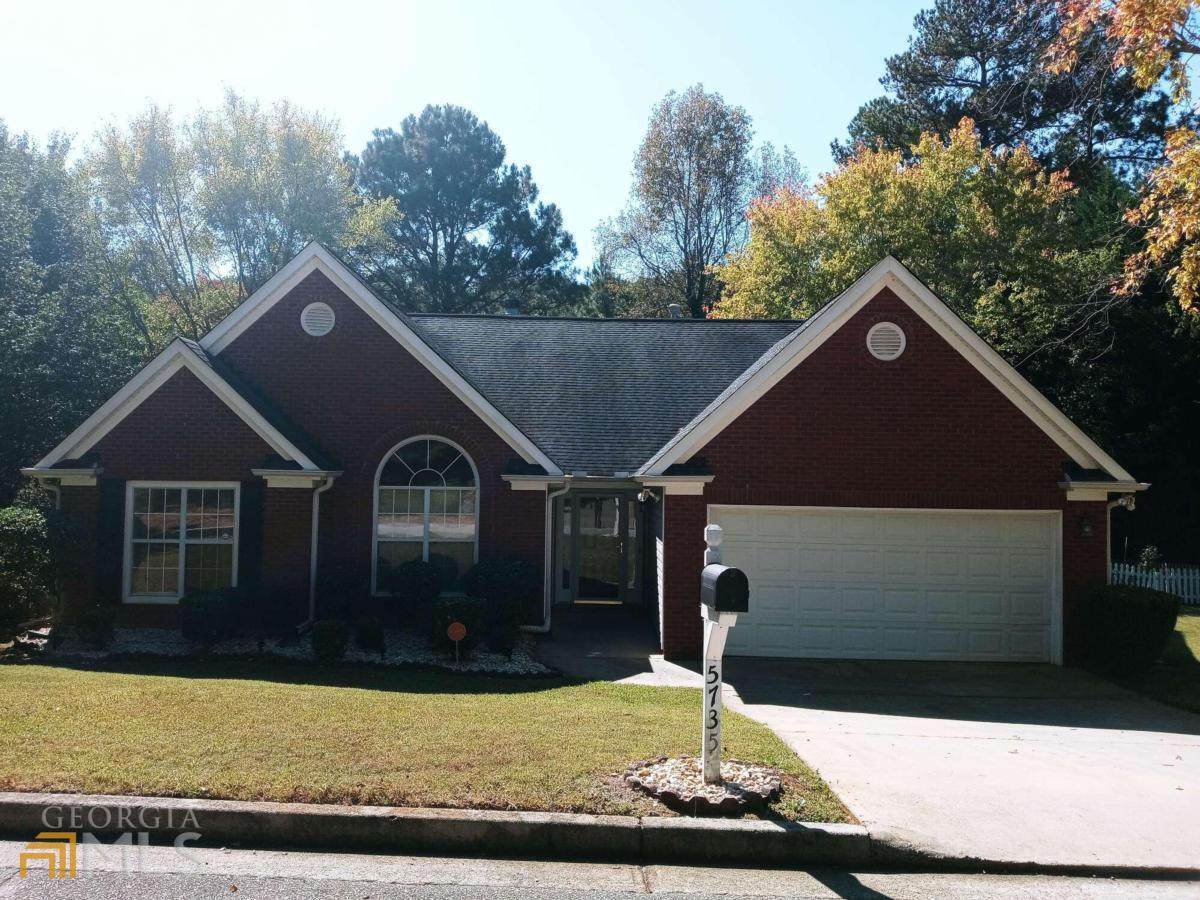 5735 Lakeview Circle - Photo 1