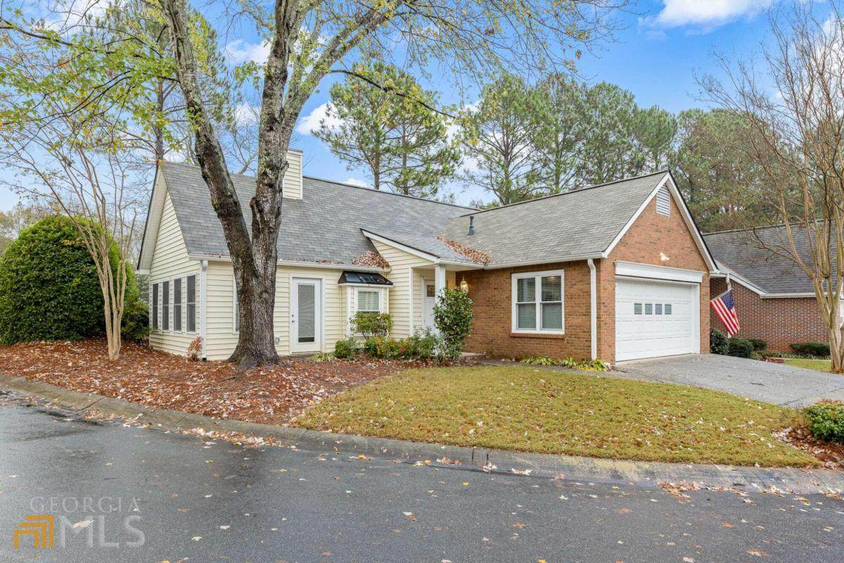 222 Dennis Drive - Photo 1