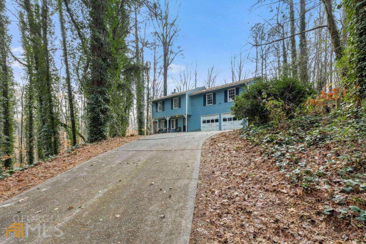 3905 Butterfield Drive - Photo 1