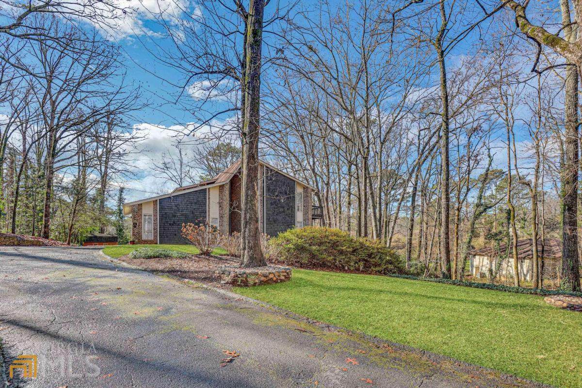 2051 Silversmith Lane - Photo 1