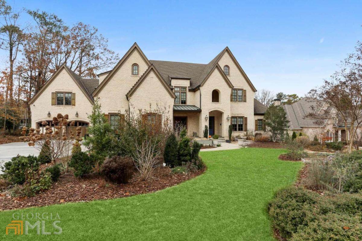 4922 Powers Ferry Road - Photo 1