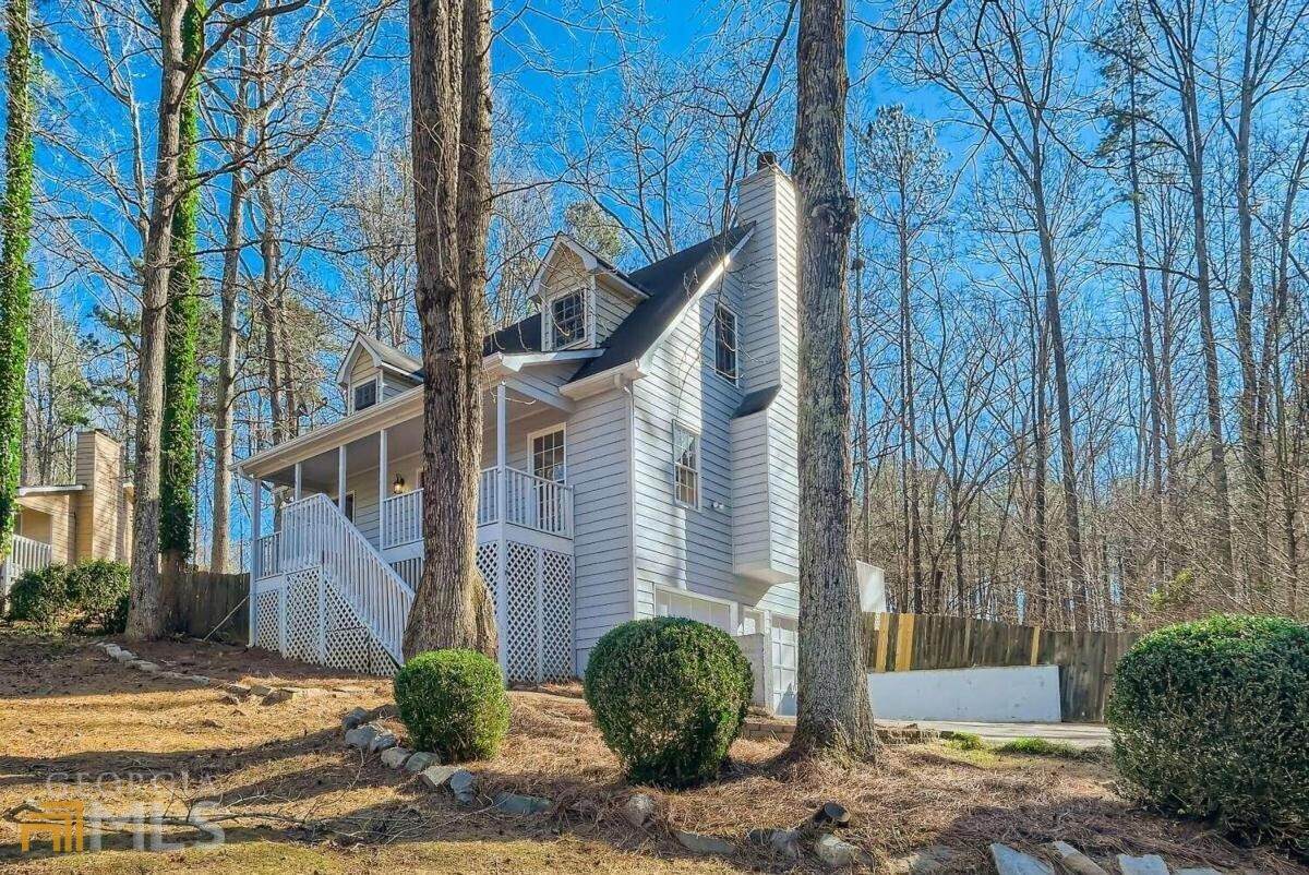 305 Acorn Tree Drive - Photo 1