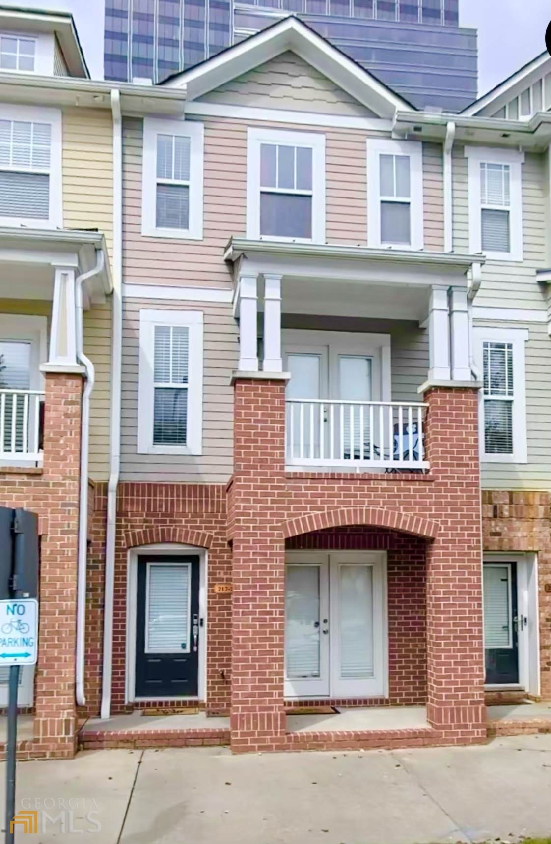 217 16th Street - Photo 1