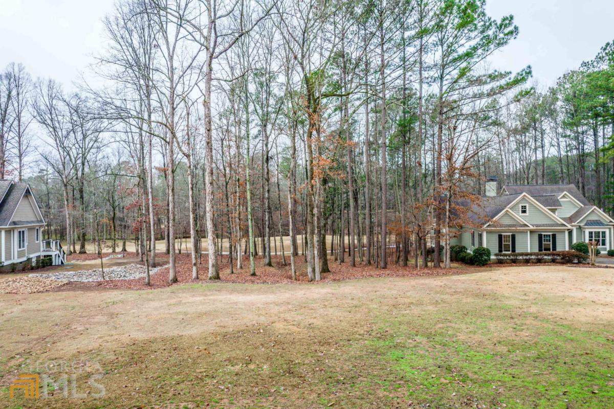 1811 Club Drive - Photo 1