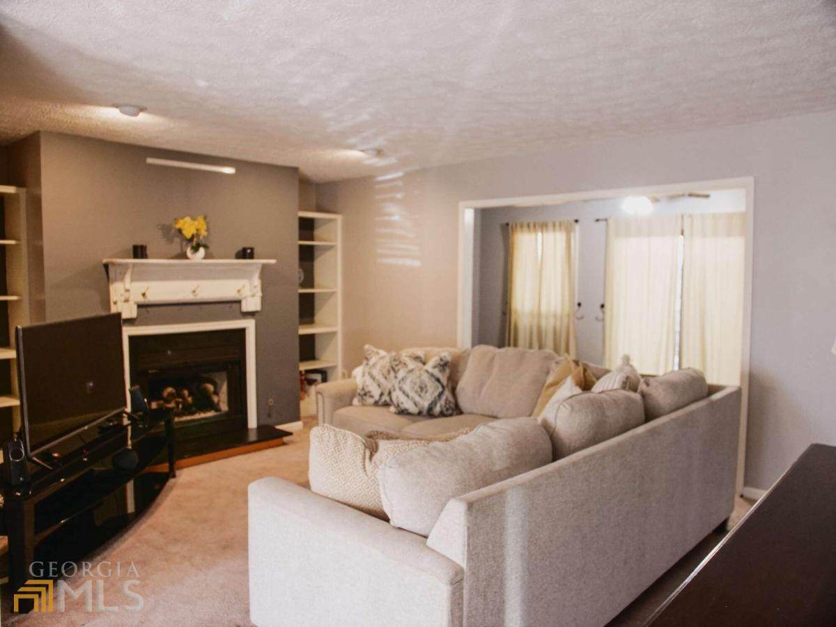 1408 Cumberland Court - Photo 1