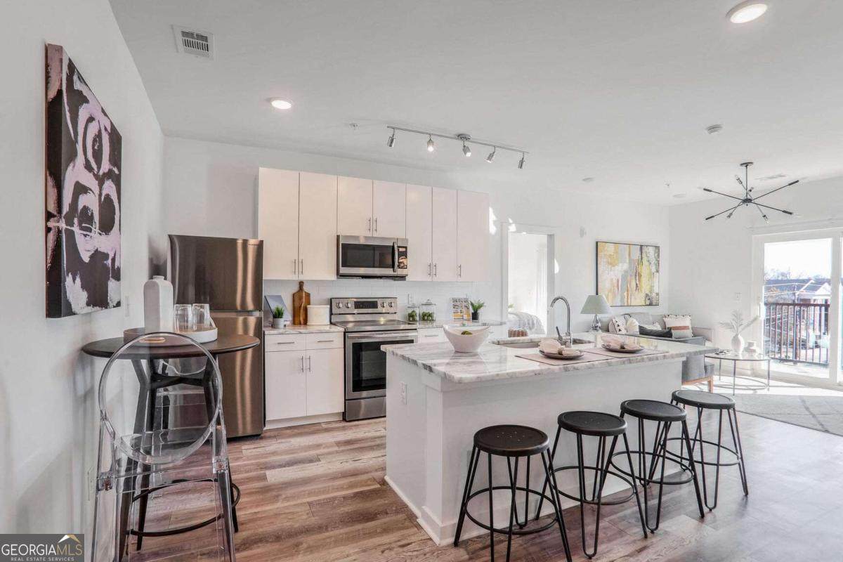 525 Parkway Drive - Photo 1