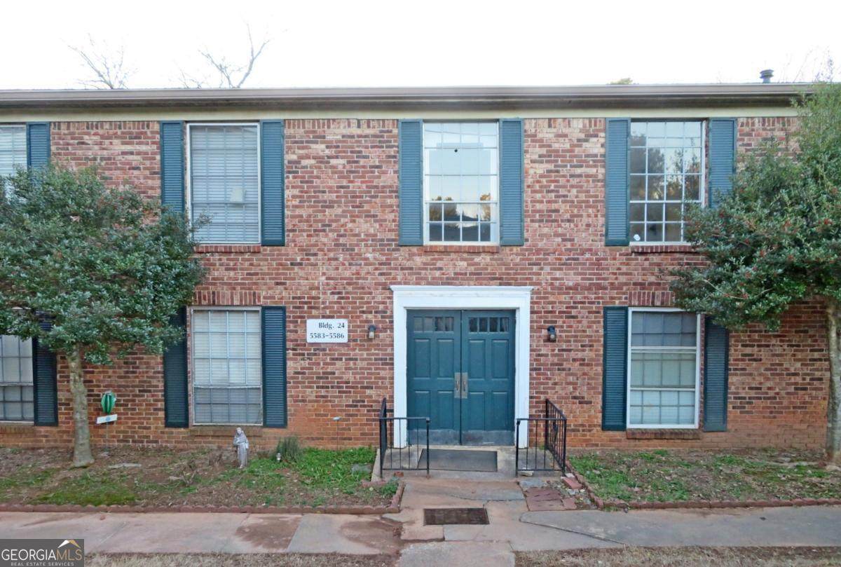 5586 Kingsport Drive - Photo 1