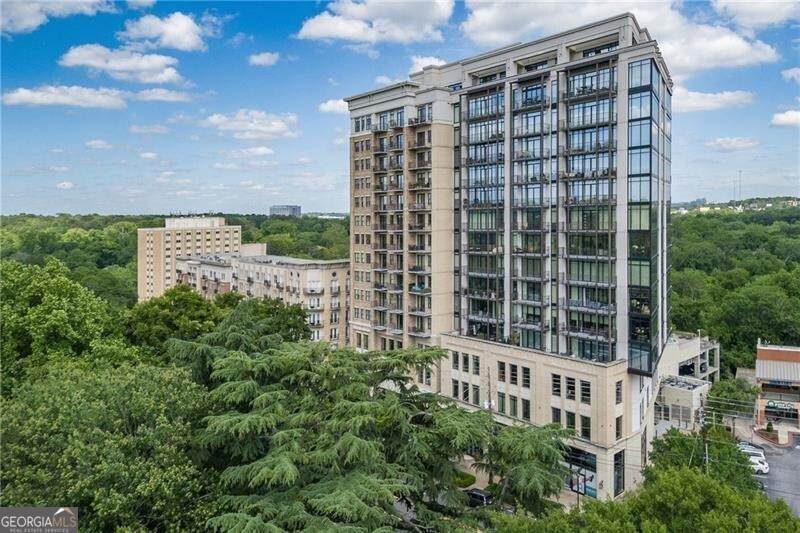 2233 Peachtree Road - Photo 1